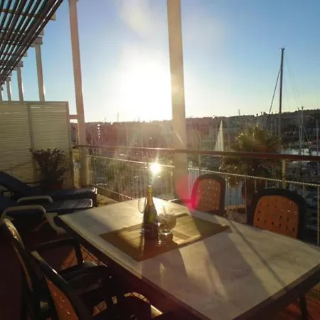 Marina De Penthouse - 250m From 拉哥斯